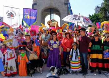 El Zócalo se llena de color y tradición con el Carnaval de Carnavales 2025