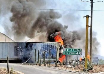 Se desatan quemas y bloqueos; afecta a al menos 14 municipios