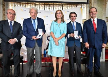 CEAPI genera homenaje a Felipe González y José María Aznar