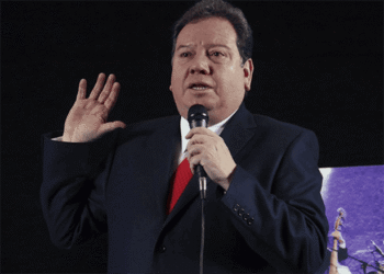 Hospitalizan a Coque Muñiz por COVID-19; ¿cuál es su estado de salud?