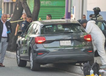 Investigan a policías de CDMX por presuntas irregularidades en escena del crimen de funcionarios cercanos a Brugada