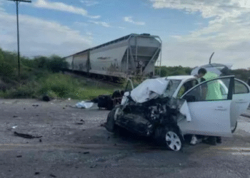 Tren embiste a vehículo que intentó ganarle el paso en Tamaulipas; tres lesionados
