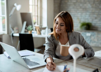 Regreso al trabajo después de vacaciones: estrategias para mantener la energía y la motivación
