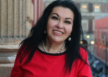 ABANICO/ ¡Contrata a un artista!