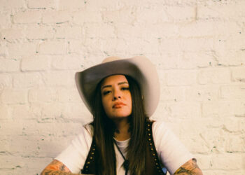 Griss Romero revive el sentimiento melancólico de “No Llega el Olvido” con nueva versión