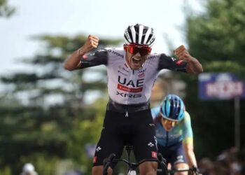 Isaac del Toro cierra una semana exitosa con victoria en el Trofeo Matteotti 2025