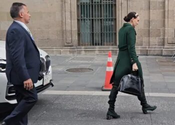 Sheinbaum se reúne con empresarios e integrantes del Foro Económico Mundial