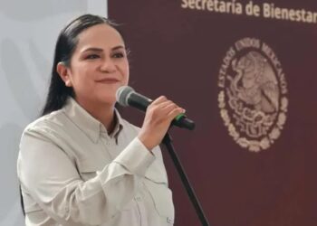 Ariadna Montiel entrega primeros apoyos económicos por emergencia en Poza Rica, Veracruz