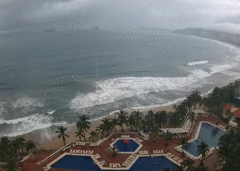 Prevén que Raymond toque tierra en Baja California Sur en las próximas horas