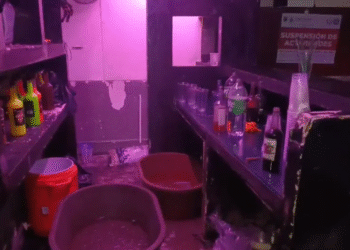 Hallan indicios de trata de personas por fiesta clandestina en la Juárez, CDMX