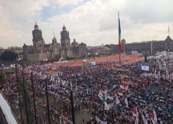 Acuden miles al Zócalo para escuhar a Sheinbaum