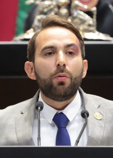 Plantean reforma que establece obligaciones para los prestadores del servicio de estacionamiento