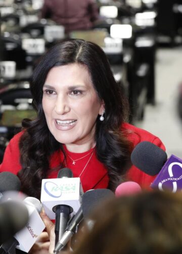 La prioridad de los legisladores en la reforma electoral debe ser que el crimen organizado saque las manos de las campañas: Kenia López Rabadán