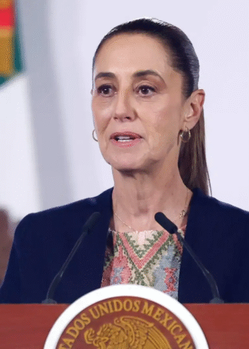 Presidenta confirmó que el exdirector de Materiales Educativos rechazó modificaciones para visibilizar a las heroínas mexicanas