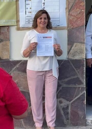 Atacan a balazos la camioneta en la que viajaba la alcaldesa de Bacanora; fallece su hijo