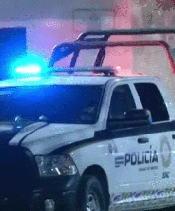 Hallan a dos personas muertas dentro de un vehículo en Barrio de Zapotla, Iztacalco