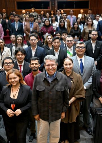 México necesita nuevos bríos en sus dirigencias sociales y políticas y en su formación ideológica y filosófica: Ricardo Monreal